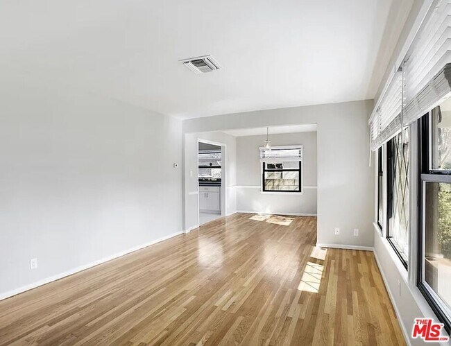Building Photo - 16857 Halper St