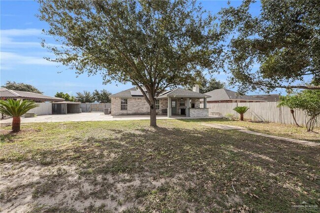 Building Photo - 28 Silver Oak Ave