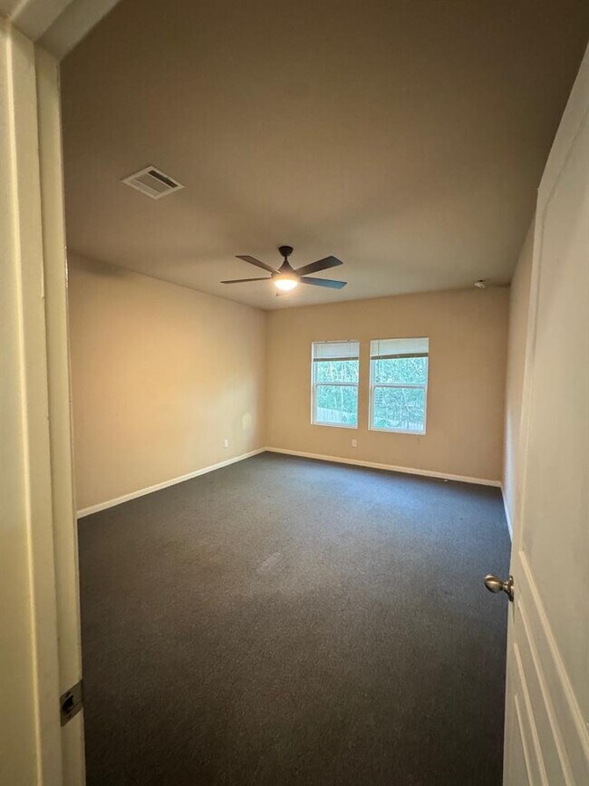 Building Photo - 117 Kemah Ln