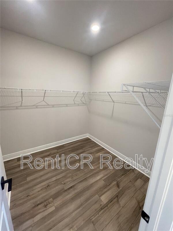 Building Photo - 1437 N River Cir