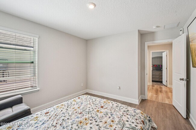 Building Photo - 13220 Cameron Vly Ct