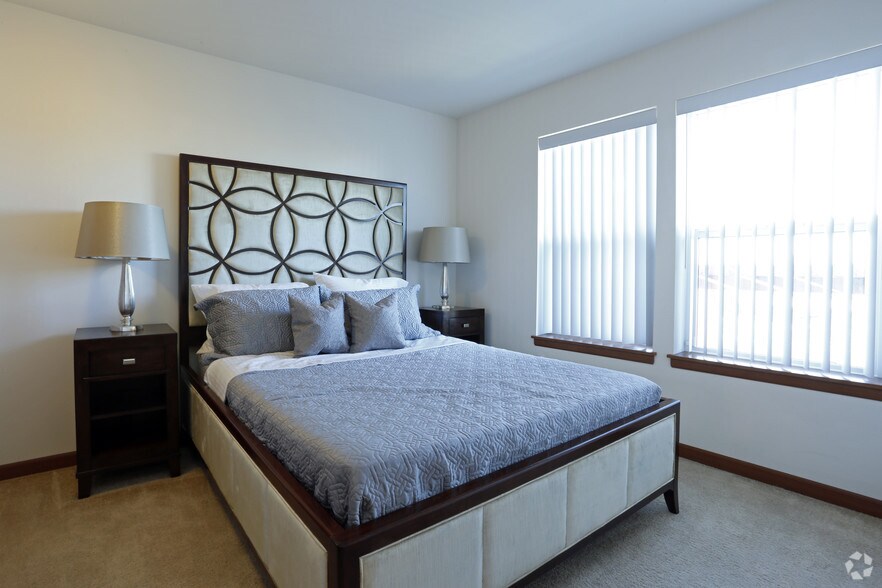 Interior Photo - Viewpoint