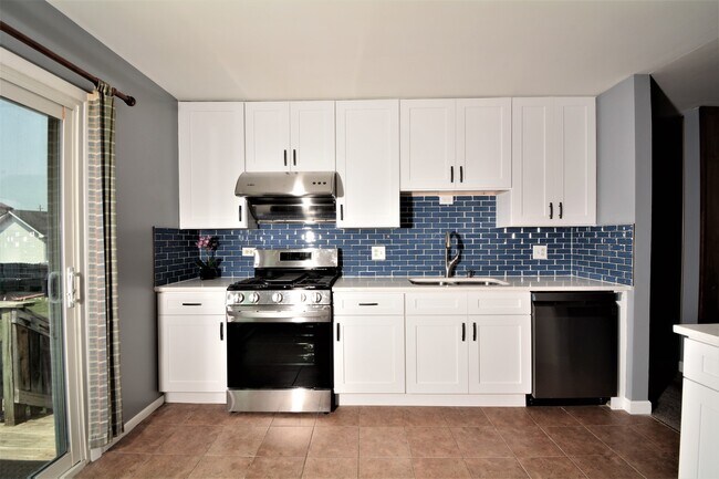 Building Photo - 1126 Honeywood Dr