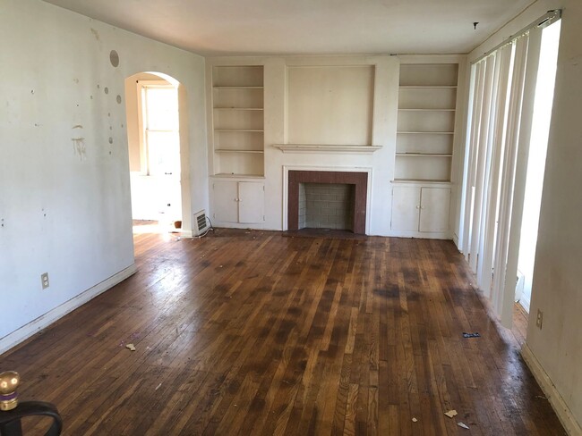 Building Photo - 3 BED 1 BATH SINGLE FAMILY HOME IN MAPLE H...