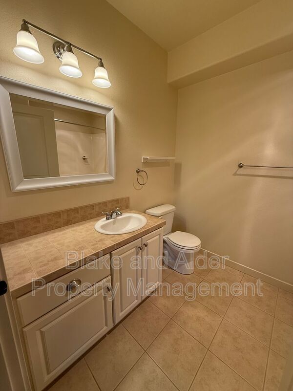 Building Photo - 8758 NE Delamere Way