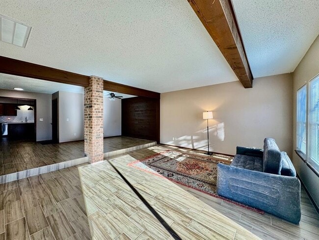 Building Photo - 1622 Windhill Ave