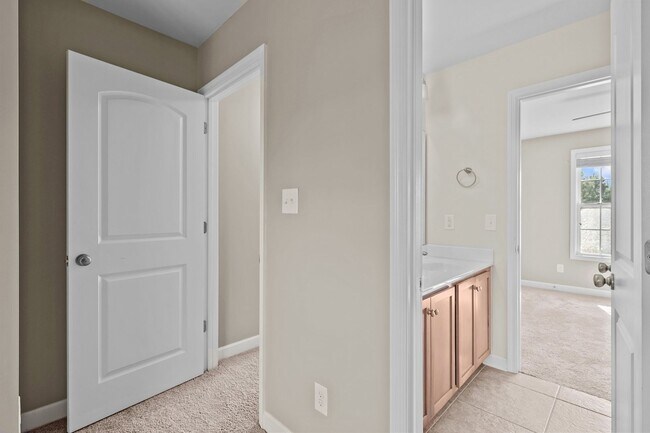 Building Photo - Welcome to Wynbrookee Lane!