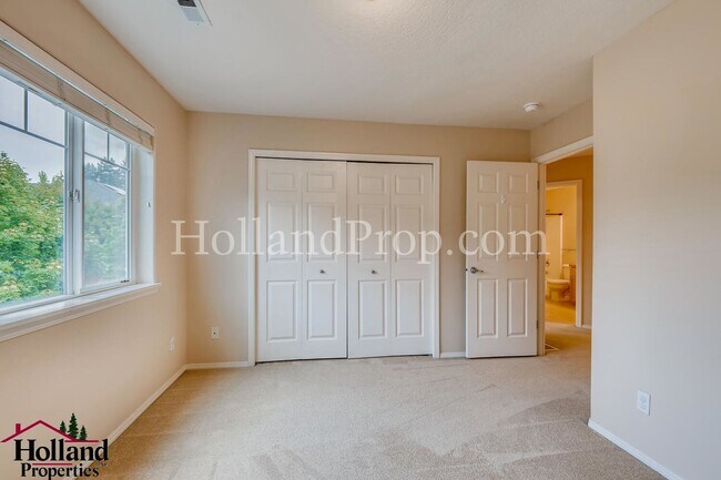 Building Photo - Spacious & Stylish 4-Bedroom Home in Desirable Northwest Portland