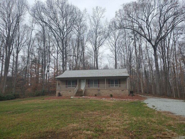 Building Photo - Ready to move in!