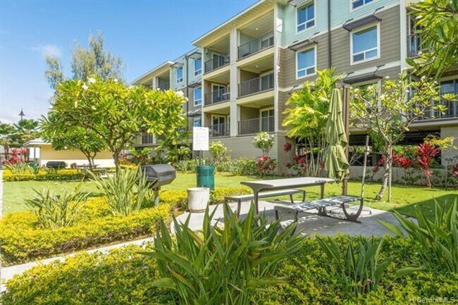Building Photo - Kailua living at its finest!
