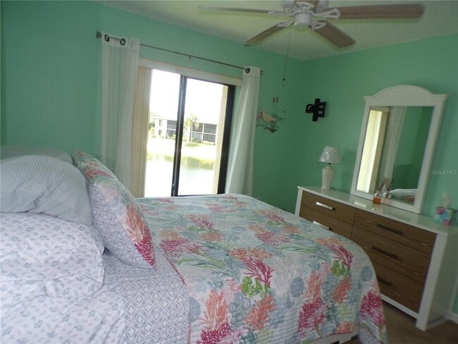 Building Photo - 4016 Oakview Dr