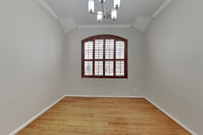Building Photo - 20743 Oakhurst Park Dr
