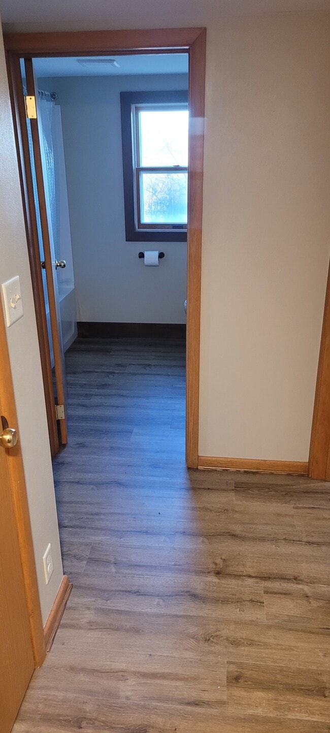 Building Photo - 9333 Skyline Dr