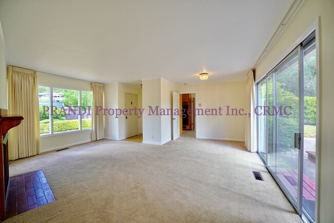 Building Photo - San Anselmo Home On Corner Lot, Nearby Sch...