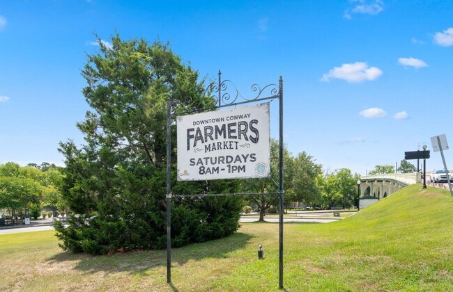 Building Photo - 1114 Temple St