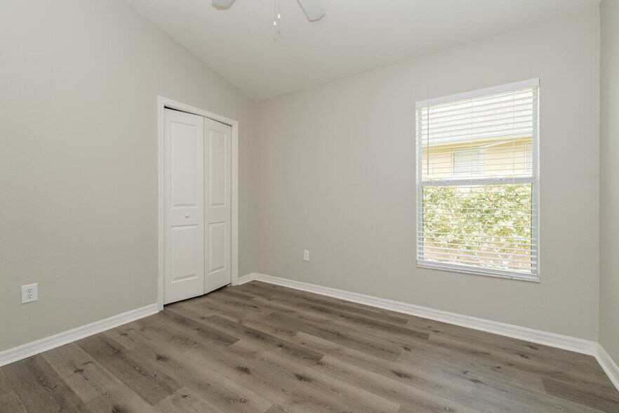 Building Photo - 8350 Crescent Moon Dr