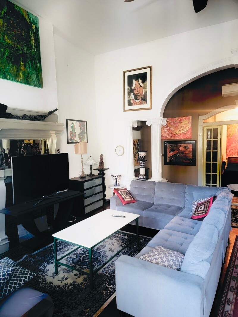 Living room - 1808 Esplanade Ave