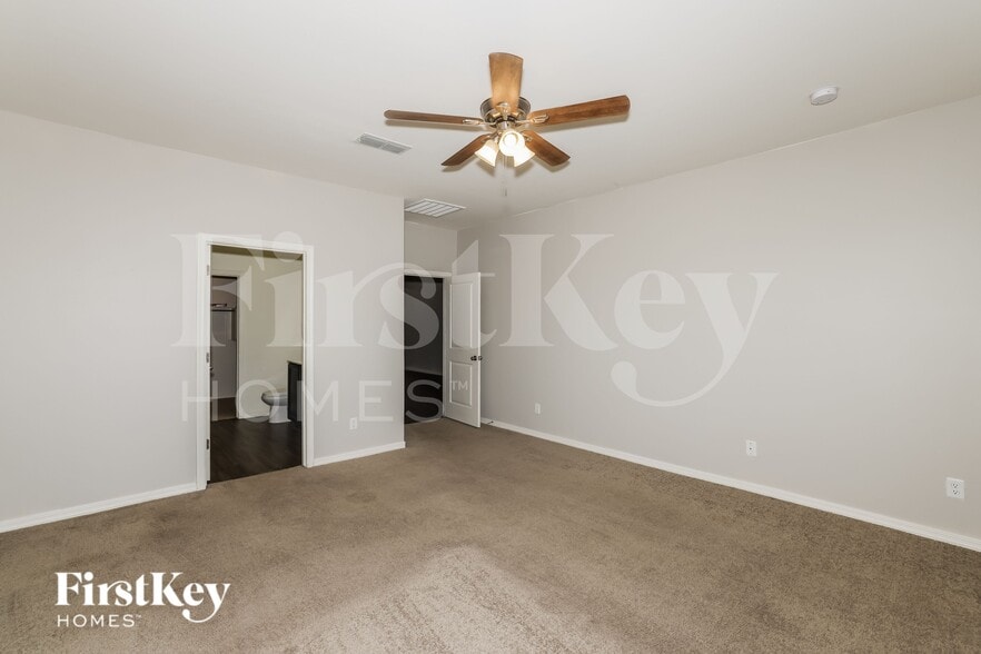 Building Photo - 20016 W Woodlands Ave