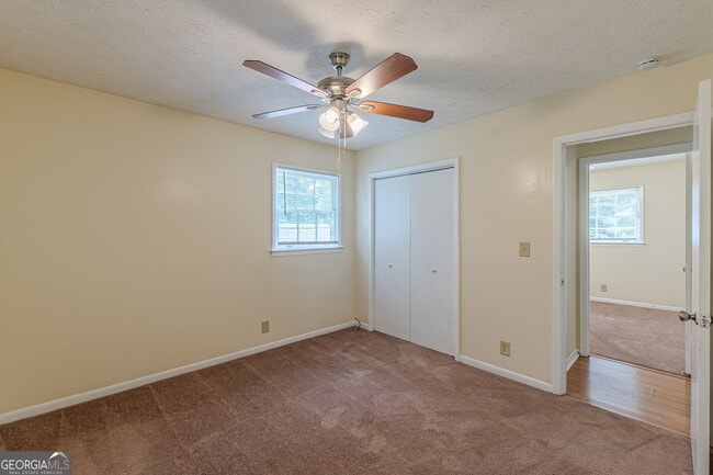 Building Photo - 828 Sheppard Way