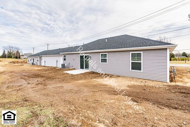 Building Photo - 10545 Old Leo Rd