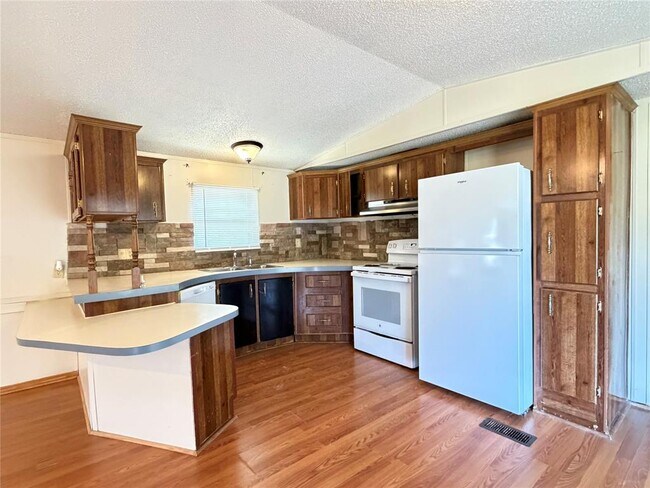 Building Photo - 382 Co Rd 4450
