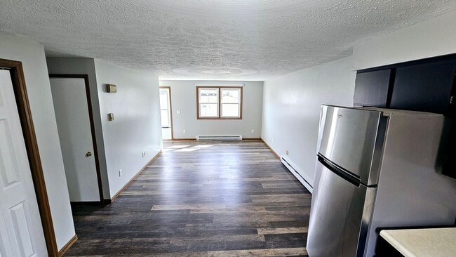 Building Photo - 851 Forest Dr