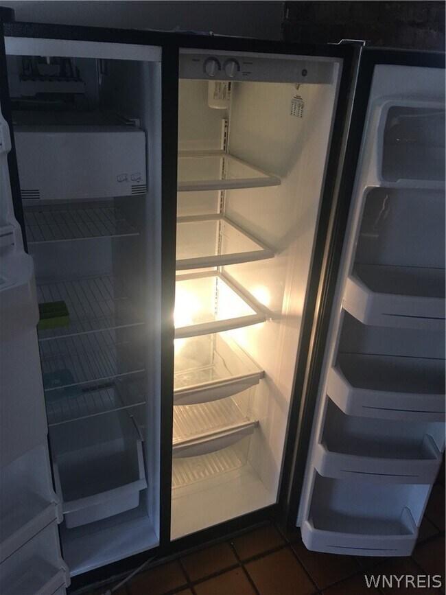 Building Photo - 419 Richmond Ave