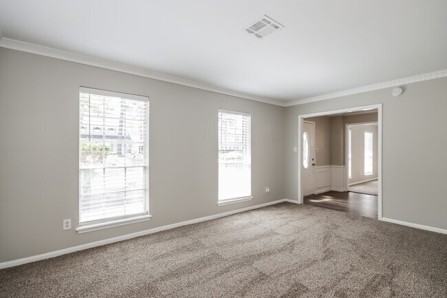 Building Photo - 1702 Corral Dr