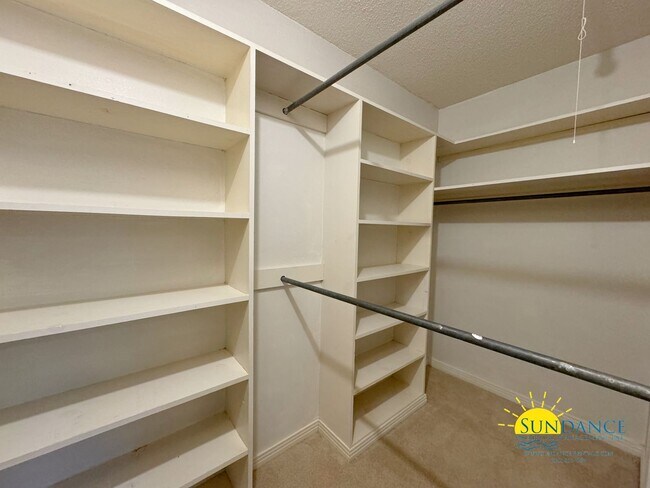 Building Photo - Stunning 3 Bedroom Home in Shalimar with In-ground Pool!