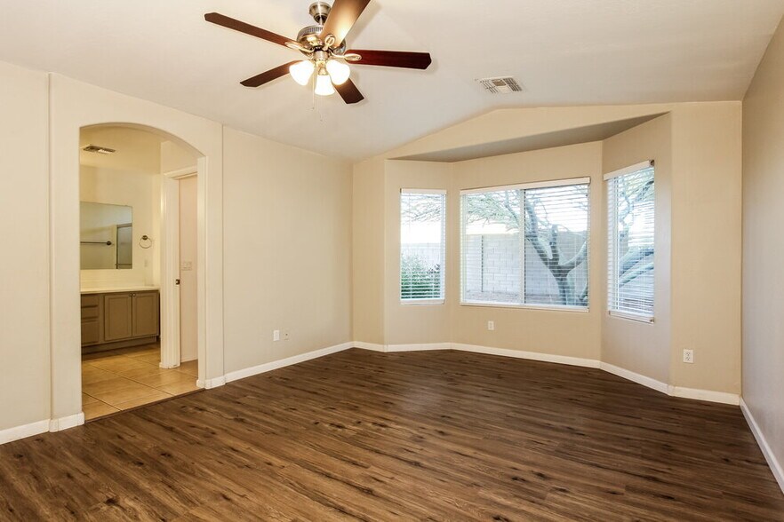 Building Photo - 884 S 242nd Dr