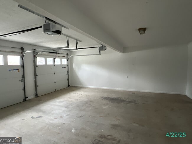 Building Photo - 716 Wilkes Dr