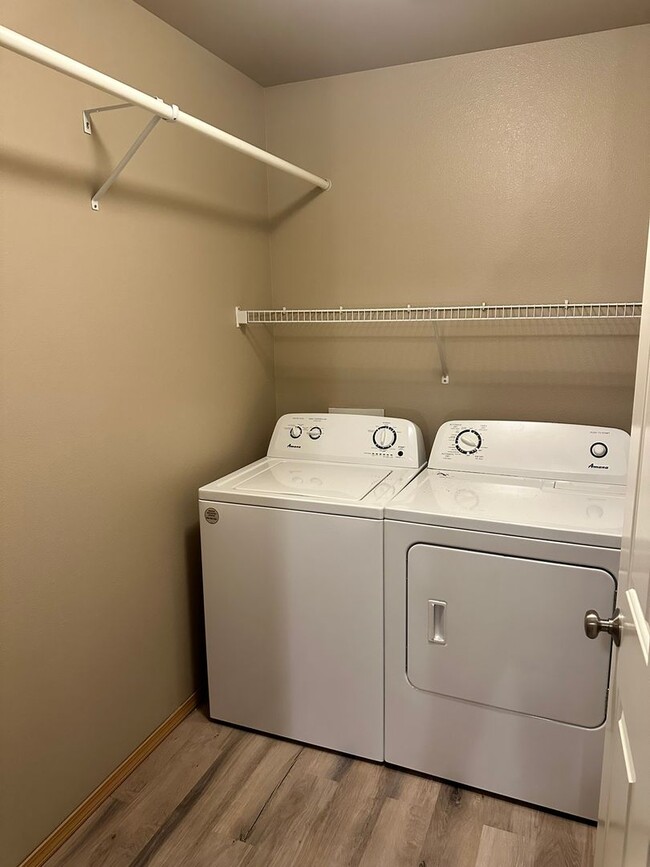 Building Photo - 2bd/2ba Maple Valley Home