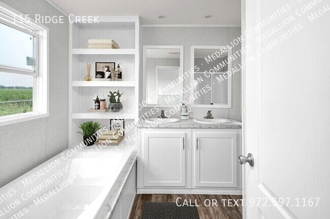 Building Photo - 115 Ridge Creek