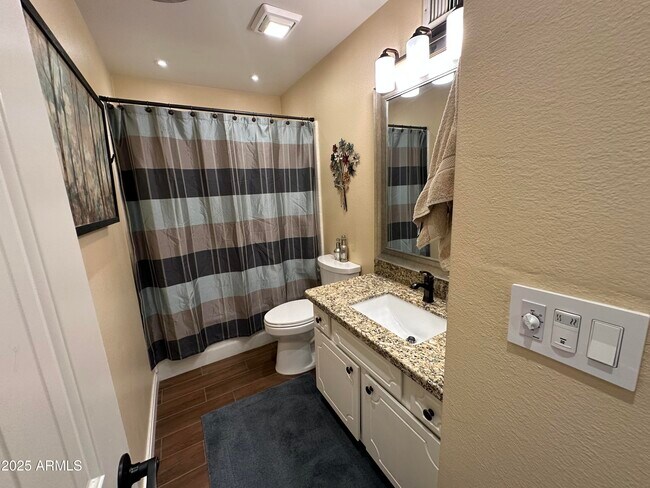 Building Photo - 4328 E Capri Ave