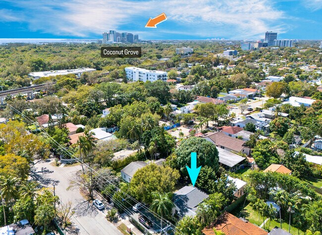 Building Photo - 2440 SW 19th Ave