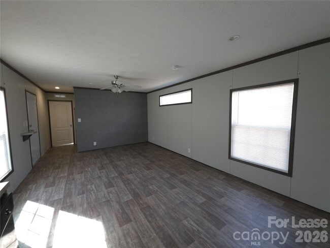 Building Photo - 152 Songbird Ln