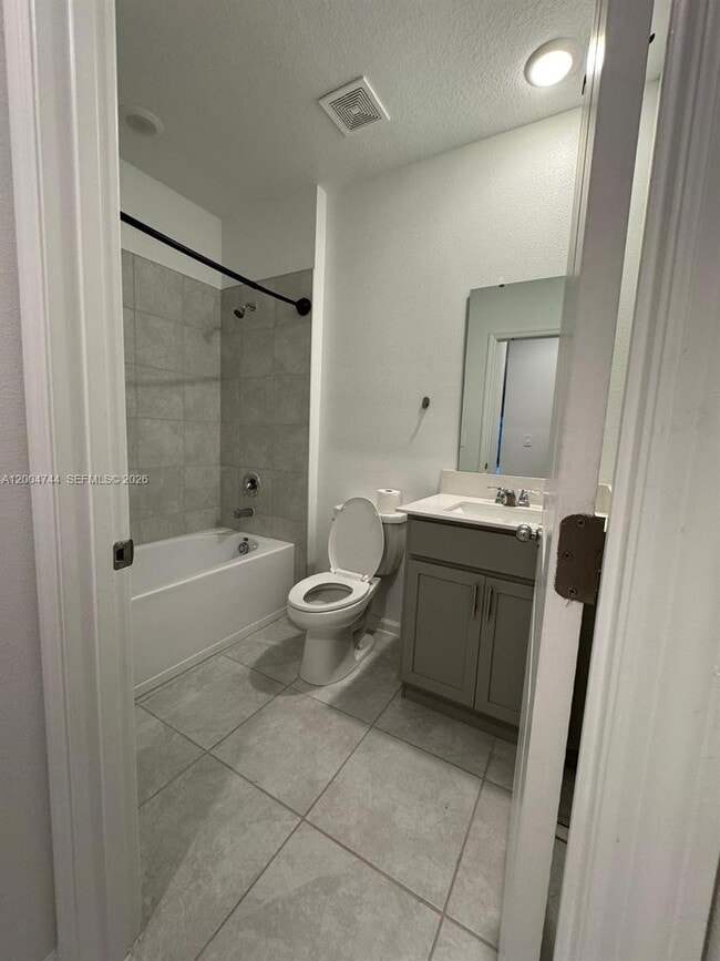 Building Photo - 1204 Deepwater