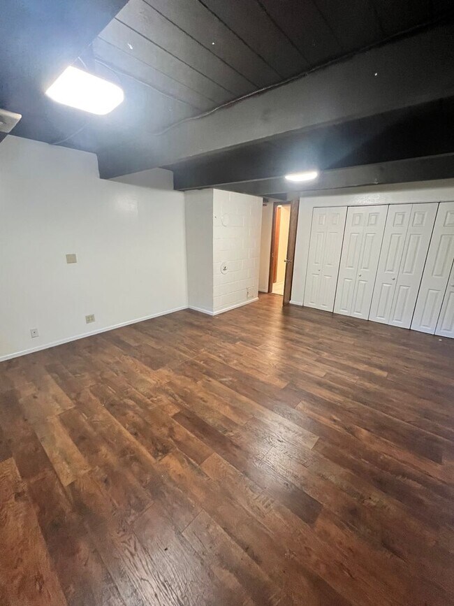 Building Photo - 3 Bed, 2 bath house located in Eugene