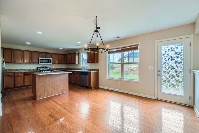 Building Photo - 1071 Mcduffie Cir