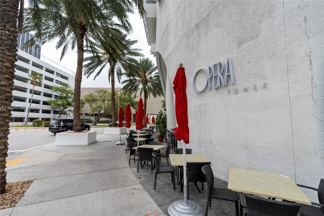 Building Photo - 1750 N Bayshore Dr