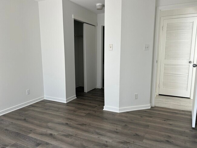 Building Photo - 20 Tilton Club