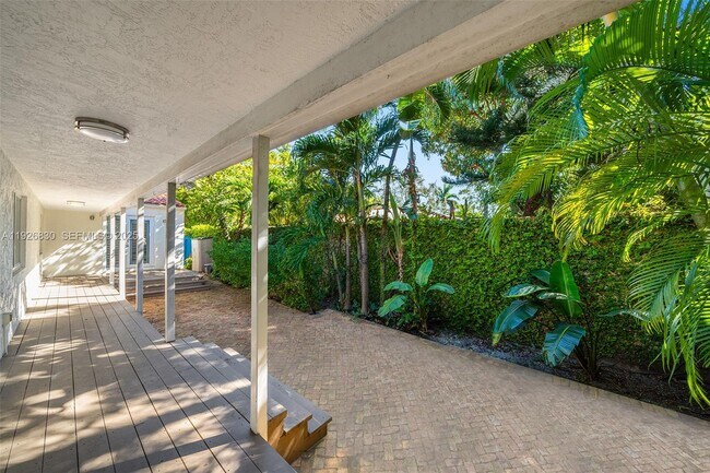 Building Photo - 2400 Trapp Ave