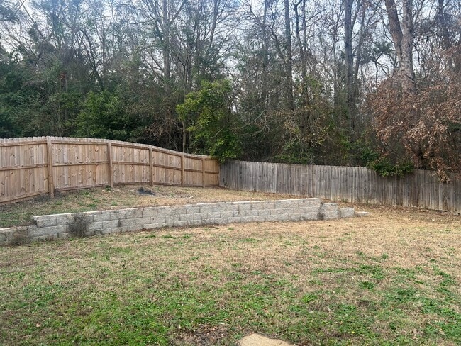 Building Photo - Zortman