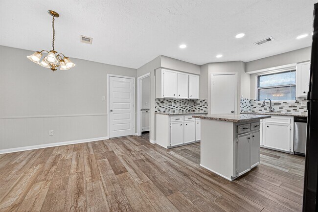 Building Photo - 21043 Northern Colony Ct
