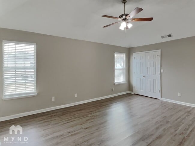 Building Photo - 3302 Summer Brooke Ln