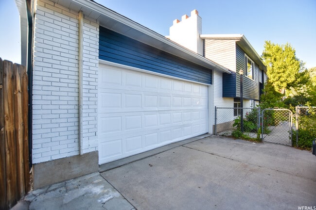 Building Photo - 2088 W 4100 S