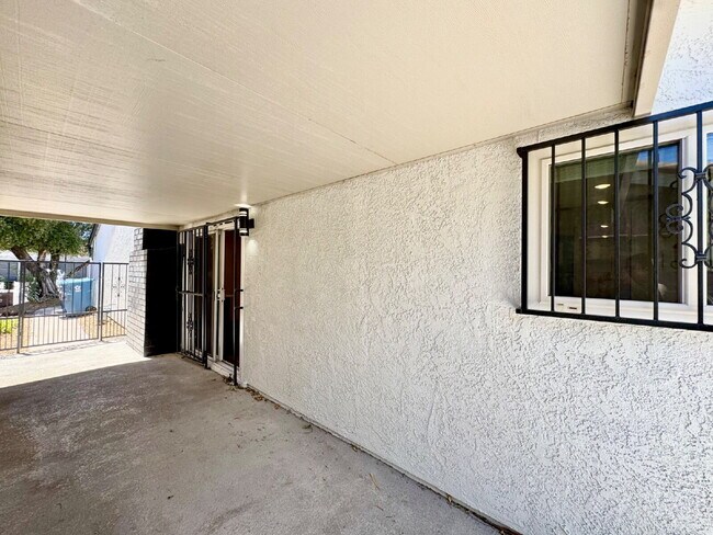 Building Photo - $500 Off! Fully Remodeled Home Near The St...