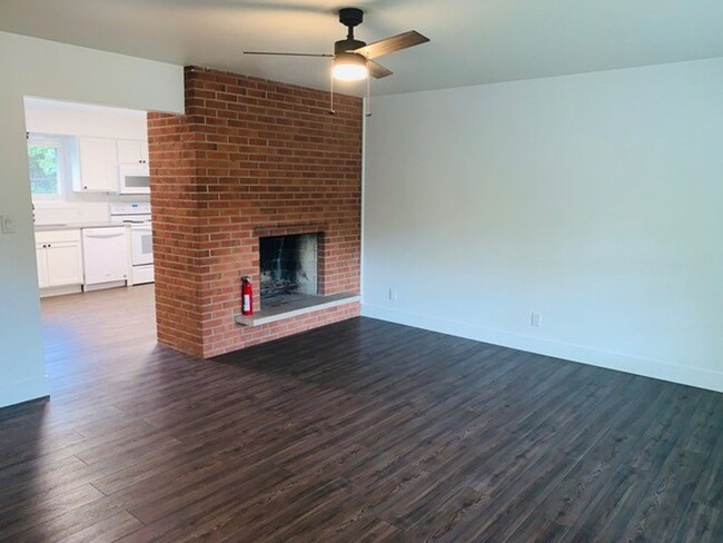 Building Photo - 953-955 Drexel Dr. NE