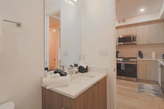 Building Photo - 1806 A St NE