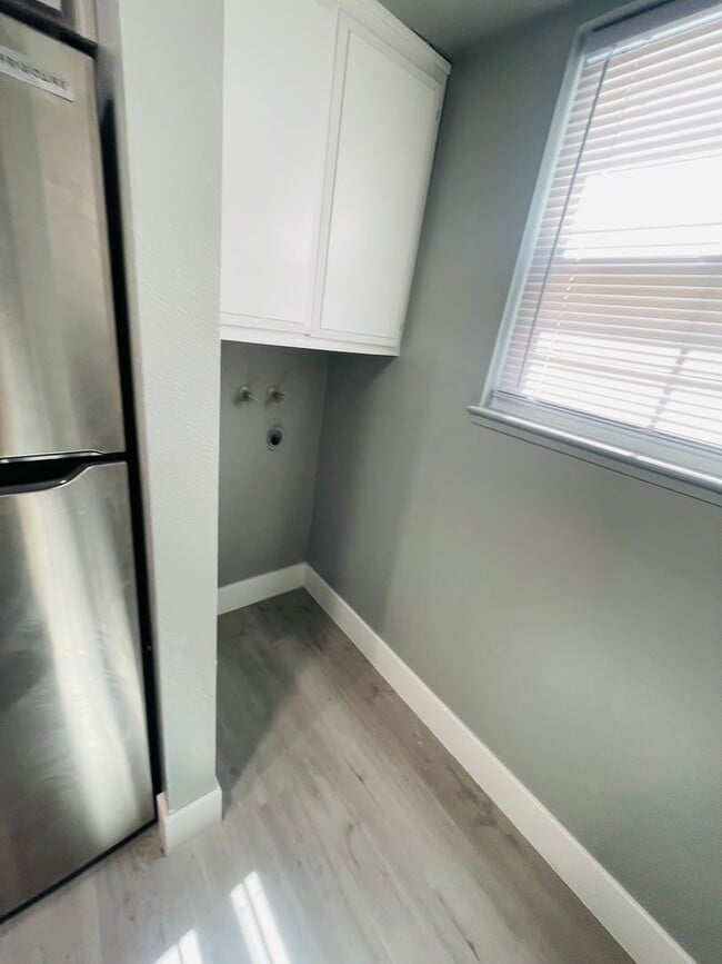 Building Photo - Completely Renovated 2-Bed/1.5 Bath Condo ...